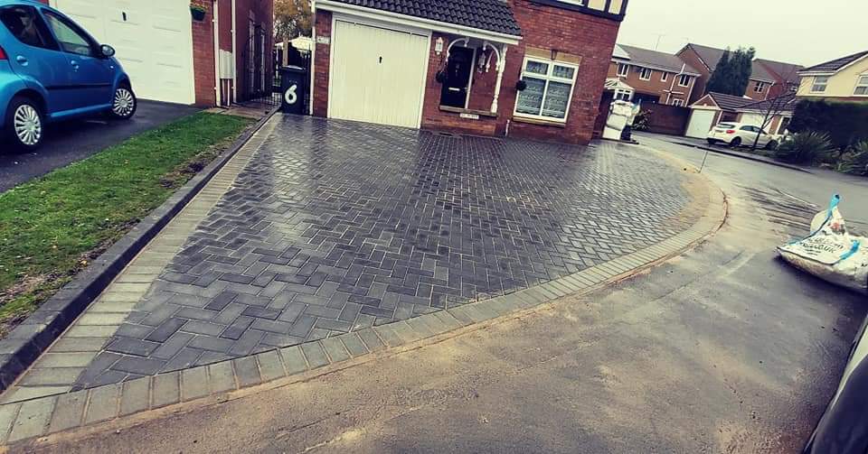 Driveway in stalled by HF Projects