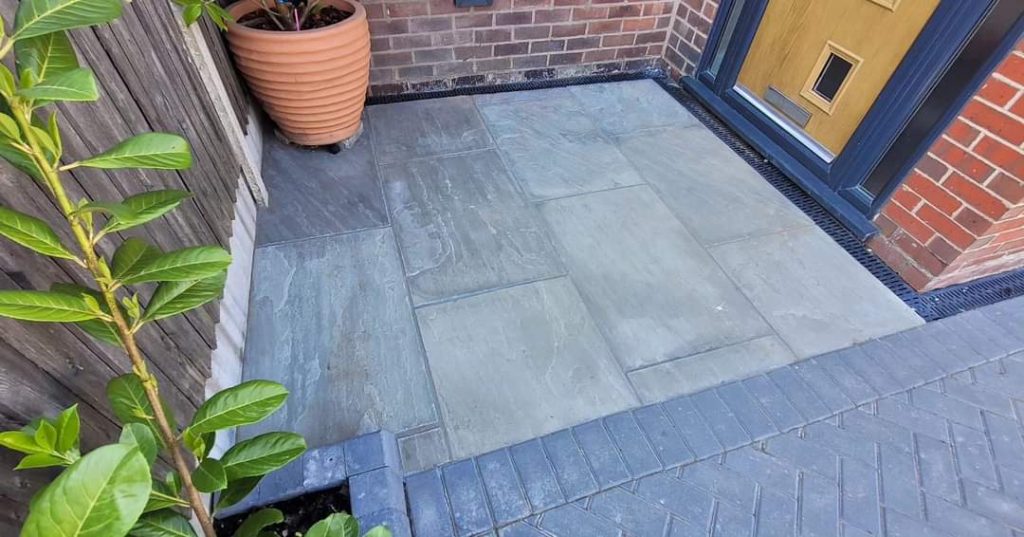 Indian Stone Landing Pad Kandla Grey Installed by HF Projects Flowpoint, Pointing